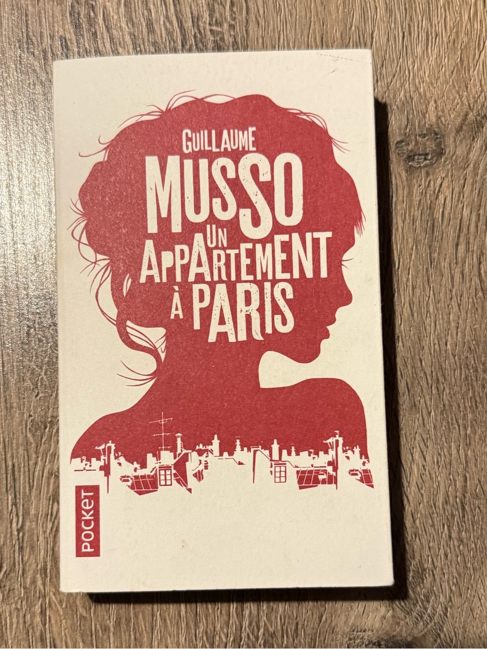 Guillaume Musso "Un Appartement à Paris" Paperback - Édition de poche